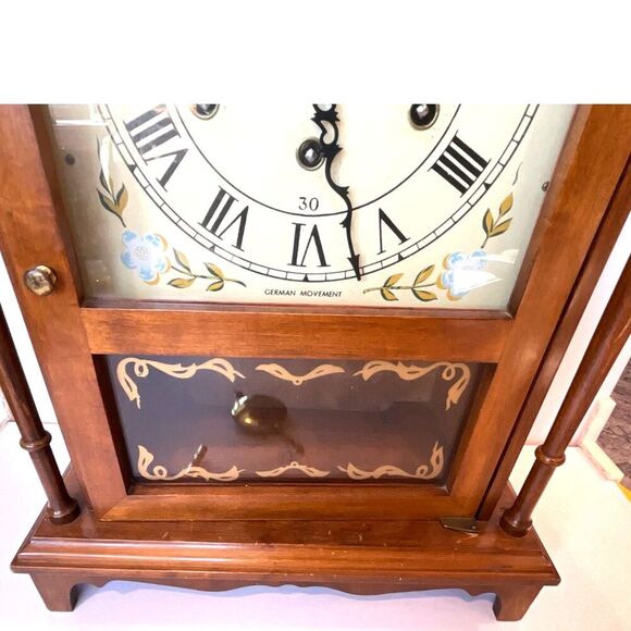 Vintage Daneker Pillar and Scroll Mantel Clock 8 day Westminster chime - Picture 5 of 11